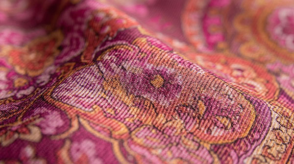 Cận cảnh vải silk dùng để dựng backdrop