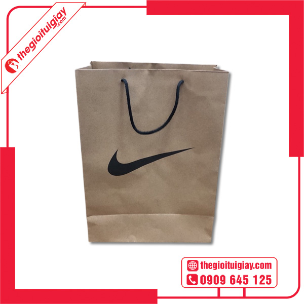 Mẫu túi giấy Nike khuyến mãi