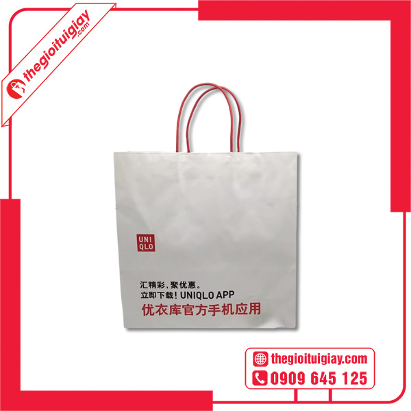 Mẫu túi giấy Uniqlo ấn tượng