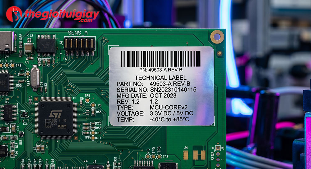 Ứng dụng in decal xi bạc d&aacute;n linh kiện bo mạch điện tử