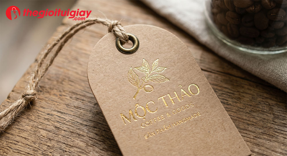 C&aacute;c kỹ thuật gia c&ocirc;ng bế h&igrave;nh, &eacute;p nhũ v&agrave; đ&oacute;ng mắt c&aacute;o cho m&aacute;c quần &aacute;o kraft