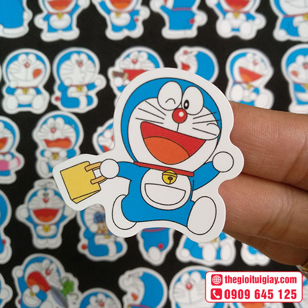 Mẫu sticker Doraemon đi chơi