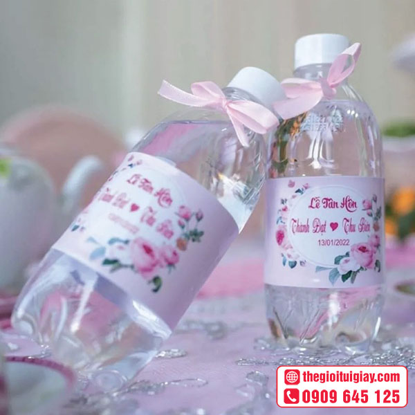 Mẫu tem dán chai nước đám cưới đẹp mắt