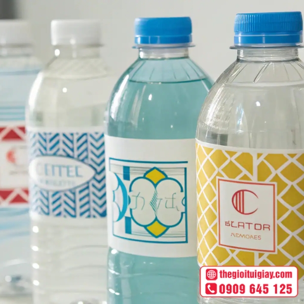 Mẫu tem dán bình nước có logo thương hiệu