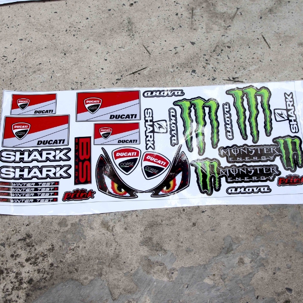  Mẫu tem dán mũ bảo hiểm dành cho biker phong cách ngầu 