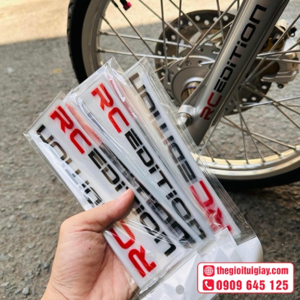 Mẫu tem dán phuộc trước xe máy đẹp