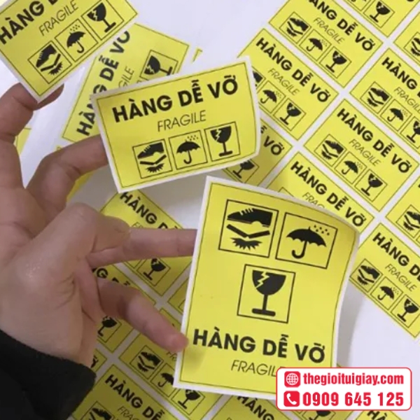  Mẫu tem decal hàng dễ vỡ chất liệu PVC bền đẹp 