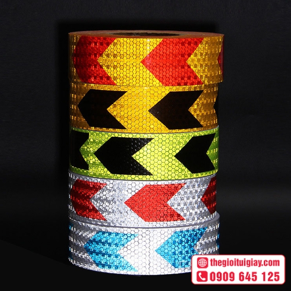 Mẫu tem phản quang ô tô nổi bật khi di chuyển