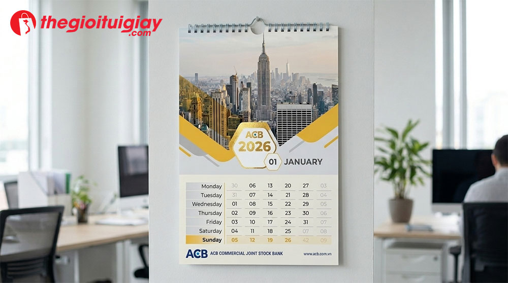 mẫu lịch treo tường ng&acirc;n h&agrave;ng ACB c&oacute; logo được &eacute;p kim v&agrave;ng
