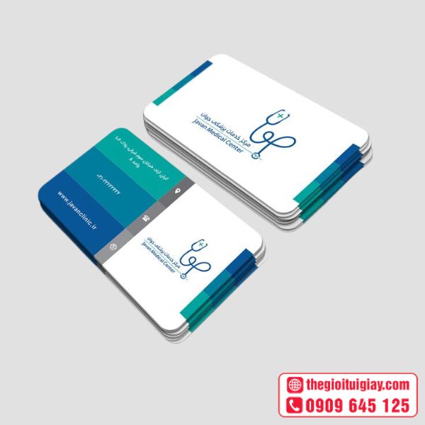 Card y tế trắng xanh tối giản
