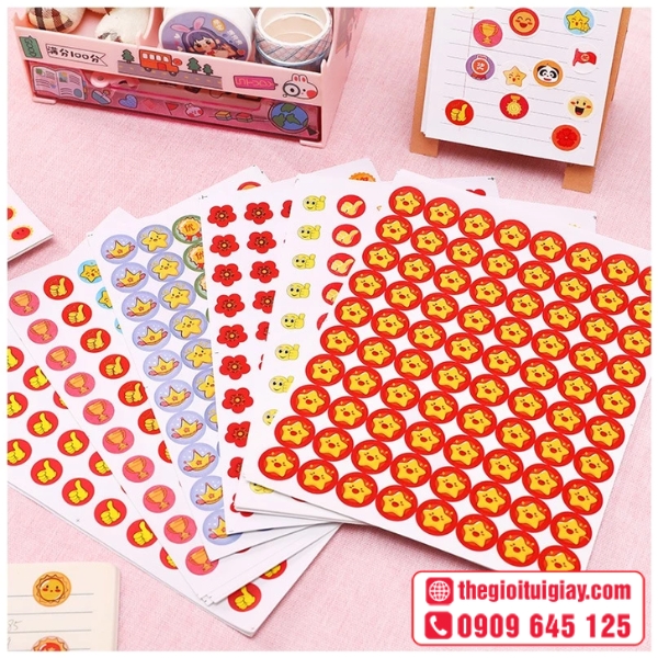 Mẫu sticker tr&ograve;n d&agrave;nh cho học sinh, sinh vi&ecirc;n